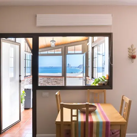 Apartment Pearl Of Nature: Serenity By The Sea